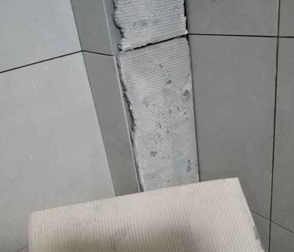 黎平瓷砖空鼓维修公司分享下厨房瓷砖脱落的补救措施。